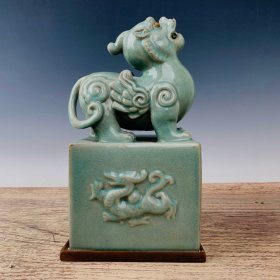 宋汝窑汝瓷印章，高32厘米，直径17厘米