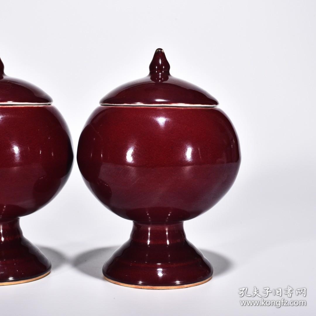 明宣德霁红釉豆盖罐
高18厘米        宽12厘米