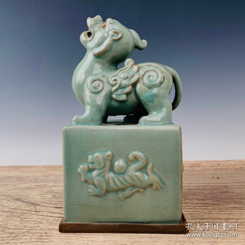 宋汝窑汝瓷印章，高32厘米，直径17厘米