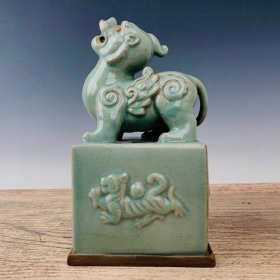 宋汝窑汝瓷印章，高32厘米，直径17厘米