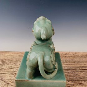 宋汝窑汝瓷印章，高32厘米，直径17厘米