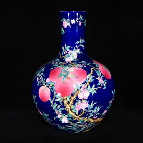 清乾隆宝石蓝釉珐琅彩福寿纹天球瓶，44×31