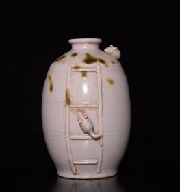 邢窑盈字款梅瓶，高20.5×14厘米