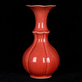 大周柴窑红秞瓜棱瓶
高18.5cm       直径10cm
