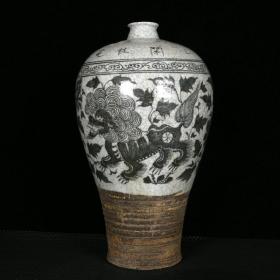 元青花麒麟牡丹纹梅瓶 高43.5厘米 直径26厘米