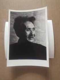 单晓刚摄影作品5:退休老教师 背面有文字说明