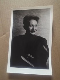 单晓刚摄影作品5:退休老教师 背面有文字说明