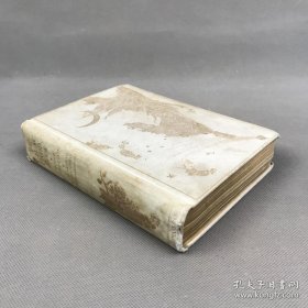 1910年《淡紫色童话》The Lilac Fairy Book，英文原版，白色漆布精装，苏格兰著名作家、世界童话收藏家安德鲁·朗格（Andrew Lang）的童话故事集，内收 H. J. Ford 插图50余幅，其中彩印插图6幅，整面插图20幅