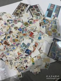 一堆外国邮票（约3千张左右）