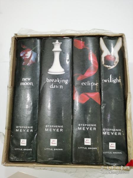 The Twilight Saga Collection【new moon+breaking dawn+eclipse+twilight 4本合售】【精装】