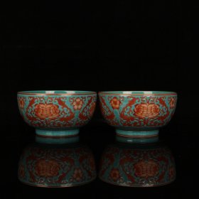 清雍正松石绿花卉纹小碗一对 
尺寸 高5直径9.4厘米