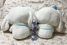 带蝴蝶结斜背小怪兽的白色大耳狗 Cinnamoroll 40cm高 大型毛绒玩具玩偶 减压毛绒布偶玩具 陪睡卡通玩偶 娃娃公仔礼品礼物 婚礼婚庆奖品婚房布置摆设摆件 全新无吊牌