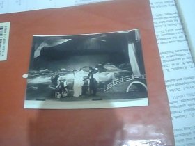 翻拍照片：徐京 断桥 1953年（10*6厘米）