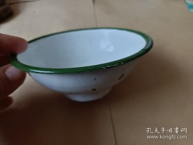 搪瓷碗（直径12.8厘米）