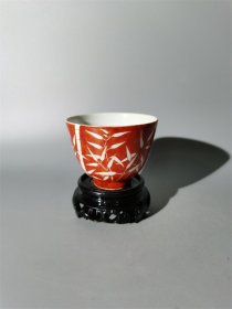 民国粉彩矾红竹叶纹杯