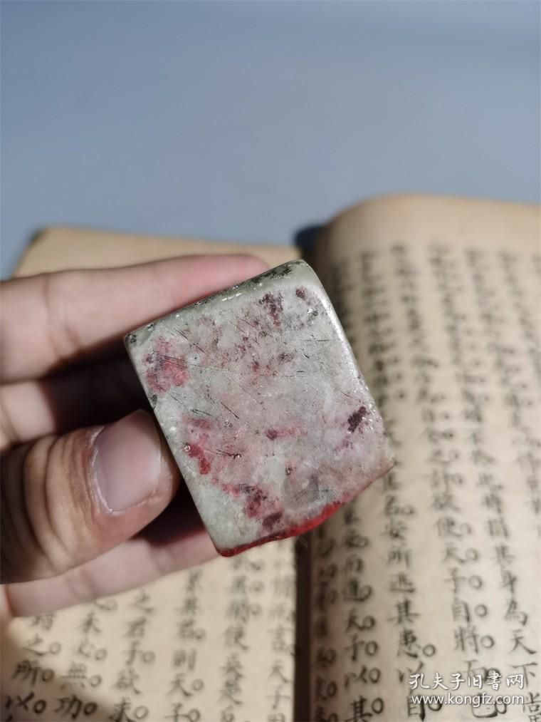 点击查看原图 民国青田石刻鼎形闲章