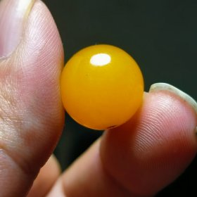 缅甸天然翡翠黄翡珠子