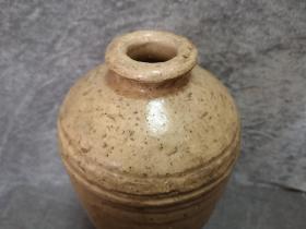 花道具花器 宋代磁州窑白釉酱釉旋纹文字梅瓶 尺寸：高29.5厘米，品相如图，局部有缩釉，品相完整 标价为实价，喜欢的朋友直接拍下，顺丰包邮