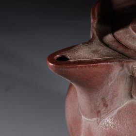 大清康熙初冬郑宁侯制 紫砂僧帽壶