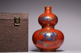 清代:红描金石榴葫芦瓶