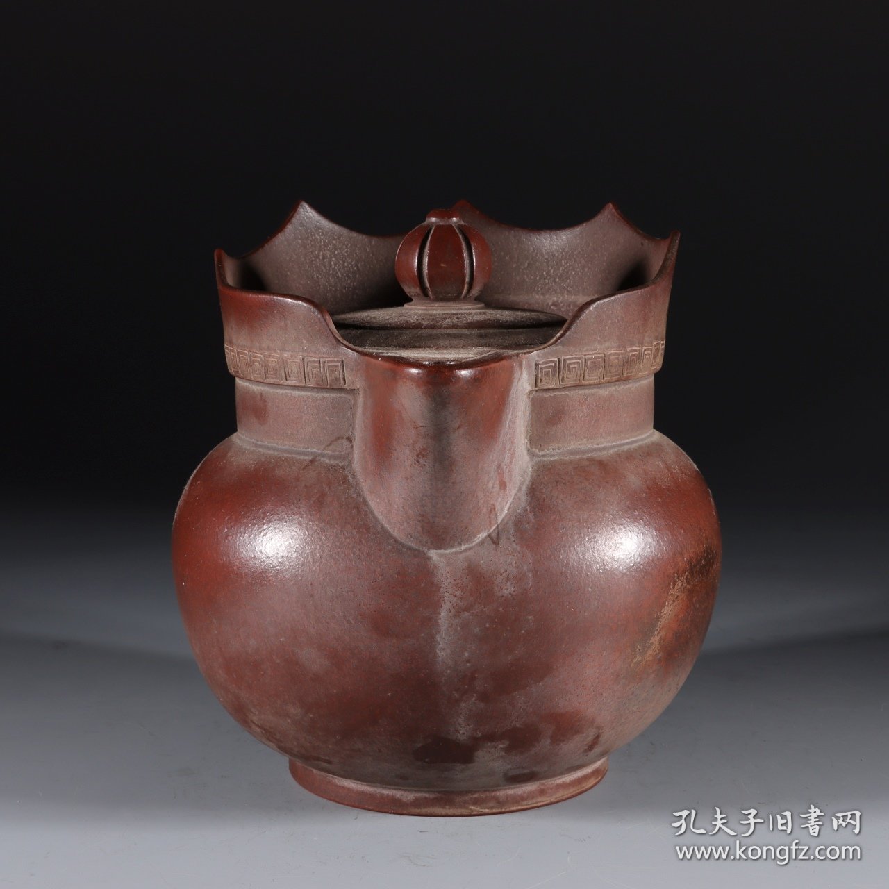 大清康熙初冬郑宁侯制 紫砂僧帽壶