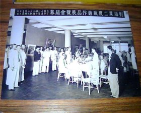 明信片：1936年7月1日，上海美术专科学校校长刘海粟在上海南京路大新公司举办欧游作品展览内景