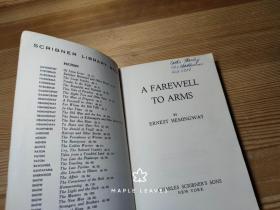 海明威 永别了 武器  A Farewell to Arms 磨损见图，有划线笔记 平装