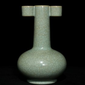 汝窑冰裂纹双耳瓶，高23cm直径14.5cm