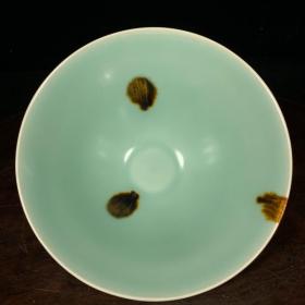 龙泉窑铁锈斑斗笠碗，高6直径14cm