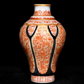 矾红描金花卉纹梅瓶，高21cm直径13cm