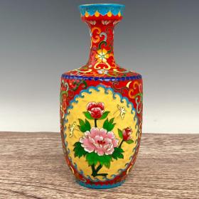 定瓷掐丝珐琅彩花瓶，高27厘米，直径13厘米