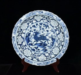 元代青花雕刻花卉麒麟纹盘【7.3x46cm】