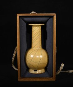 哥窑玉津圜款平口瓶，高19×10厘米