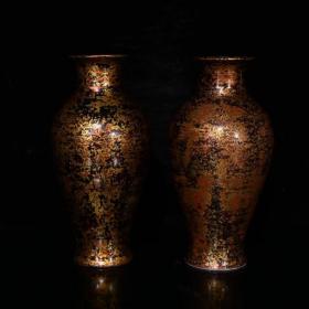 明宣德古铜釉描金瓶（20×10cm）