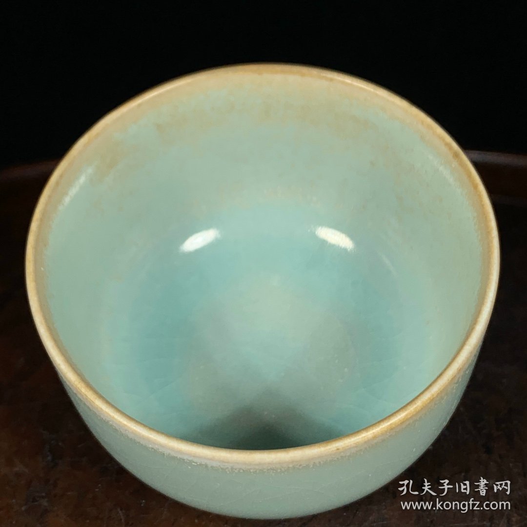 汝窑托杯，高6直径13cm