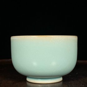 汝窑托杯，高6直径13cm