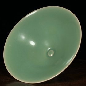 龙泉窑梅子青釉斗笠碗，高7直径16.5cm