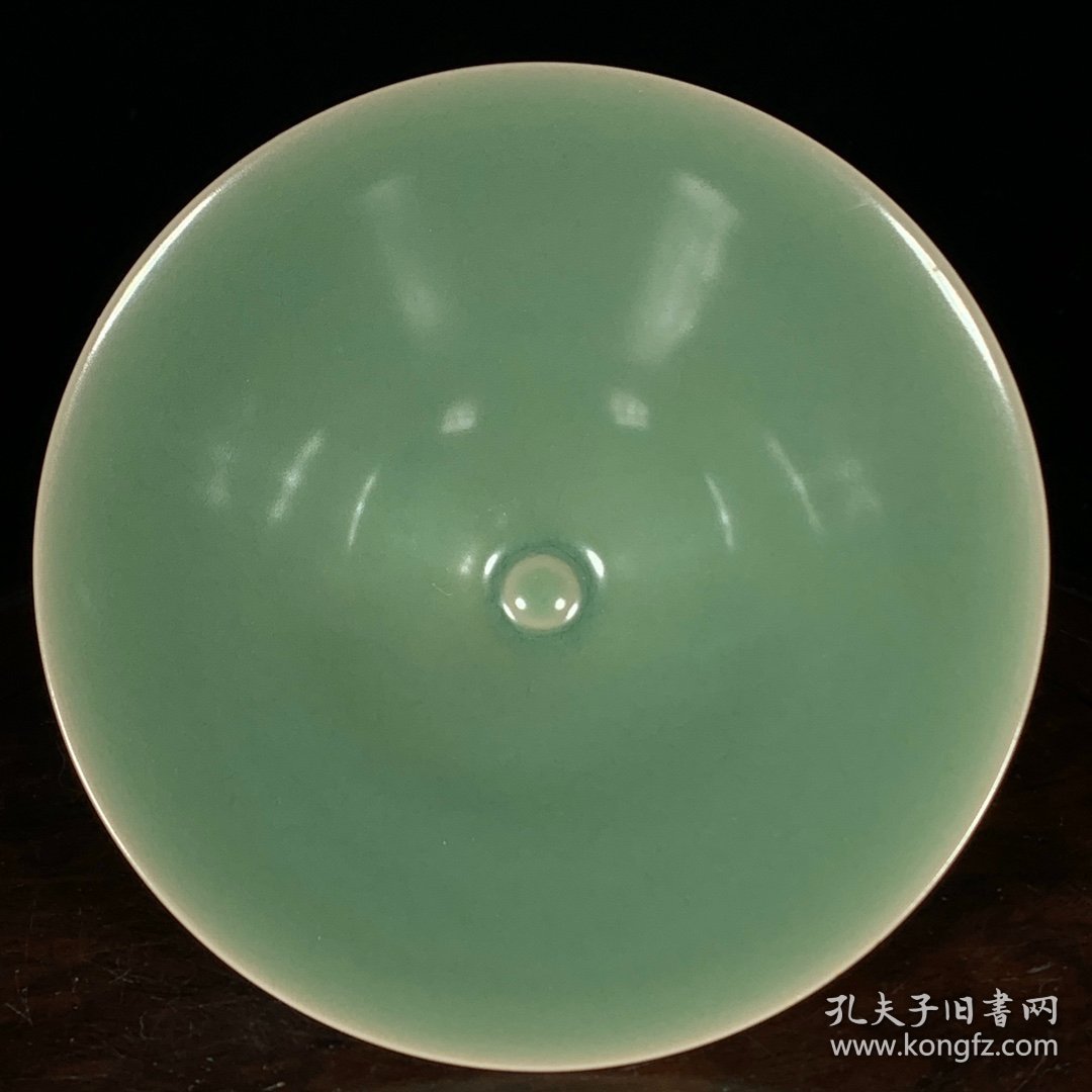 龙泉窑梅子青釉斗笠碗，高7直径16.5cm