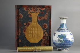 旧藏清乾隆五彩花卉纹玉壶春瓶，高33×21厘米