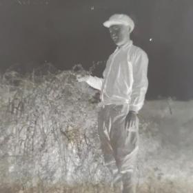 【老底片】11《带帽男子》6*6公分底片