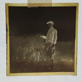 【老底片】11《带帽男子》6*6公分底片