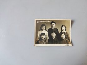 1957年青岛照相馆拍摄的济南驻青学习师生合影照片