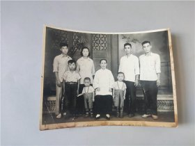 五十年代拍摄的全家福老照片