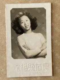 老照片 民国美女 “给玲珑的小鸟” 有签名、日期 1947年 良友照相馆 （来自民国上海立信会计，根据同批可知，应该是立信会计的学生）