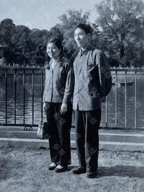 老照片， 美女男子，1960，北京北海公园