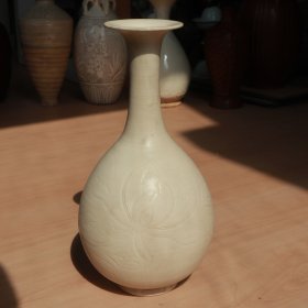定窑白瓷 刻划萱草纹长颈瓶 老窑瓷器陶瓷 古董文玩