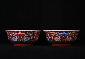 清康熙御制款珐琅彩花卉纹碗一对，高5.9×14厘米