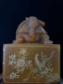272_沧门作，描金梅兰竹菊田黄石龙龟印章一枚。