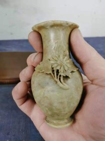 242_早期天然寿山石花瓶摆件一个。小夺天工，十分精美。陈设摆放很漂亮。天然保真寿山石。
