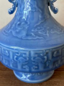 121_大清雍正年制单色釉浮雕瓶,全品完好